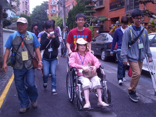 Service Learning to Help the Disabled