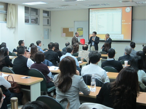 The EMBA invites Governor Junq-tzer Lin to Give a Lecture for Young Professionals