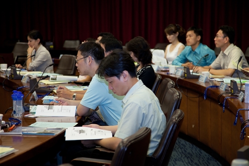 增聘51名專任教師，本校召開「99學年度新聘教師座談會」。