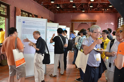理學院舉辦「第六屆世界華人理論及計算化學研討會」。