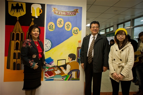 An Opening Ceremony for the Foreign Language Building Art Exhibition