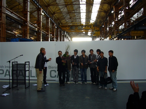 本校建築系師生設計之作品，參選「第四屆鹿特丹建築雙年展」，開台灣建築系在鹿特丹建築雙年展獲獎之先例，榮獲特別優選與入圍參展，入圍作品數並與美國哈佛大學相同。