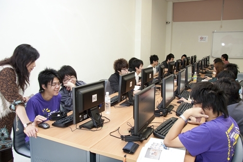 Cheers雜誌持續針對國內1,000大企業進行「企業人才策略與最愛大學生調查」，2009年本校再次蟬聯私校第1名，印證了淡江人就是企業最喜愛與期待的人才。