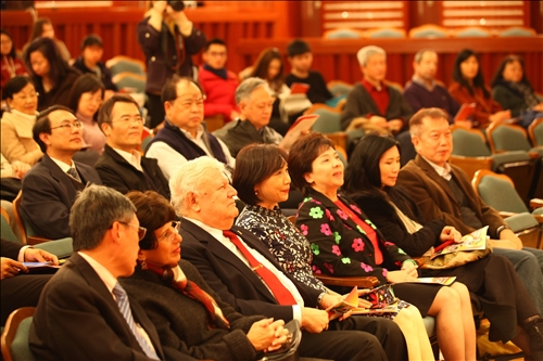 師生獻藝 異國歌舞祝壽