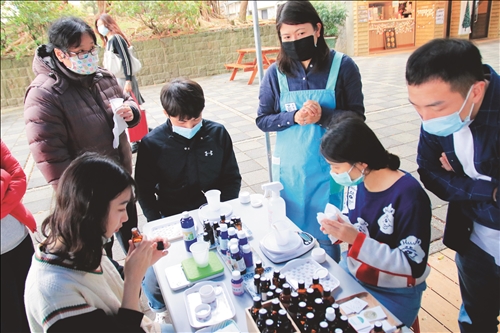 減壓防疫諮輔組推療癒手作