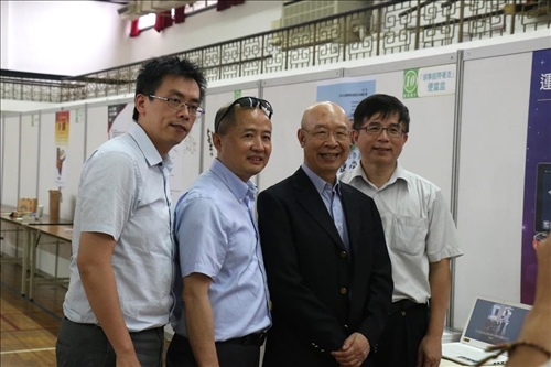七系資訊週展 知心幸福市集