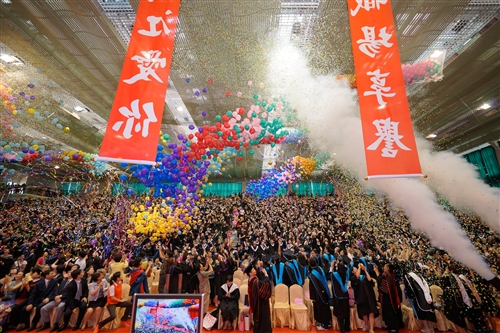 「三環五育 職場享譽」，本校舉行102學年度畢業典禮。