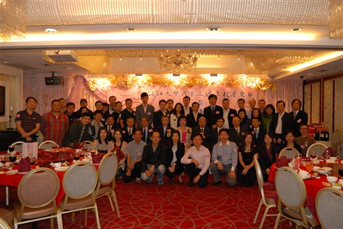 張校長率團出席香港校友會舉辦之本校63週年校慶慶祝大會活動。