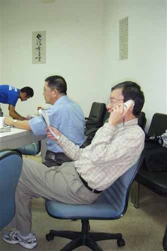 資訊工程學系將於今年校慶日舉辦「創系四十週年－團團圓圓千人同學會」，本活動動員了近百位校友及師生組成「宣達團」，共同喚起校友們往日在淡江的記憶，重返資訊人的「光陰的故事」。