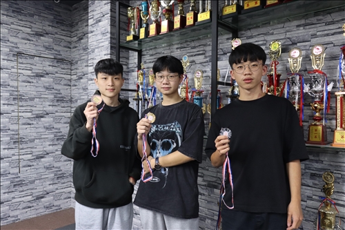 郭翰楀奪新生盃撞球賽金牌