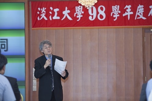 新學年新氣象，本校在8月3日上午10時於淡水校園覺生國際會議廳舉行98學年度新成立單位主管布達暨一、二級單位新卸任主管交接典禮。