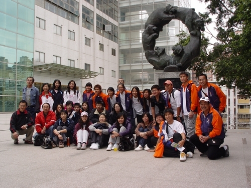 新加坡國立大學及中華民國水上救生國家代表隊與本校進行救生交流，藉由簡報及表演賽等交流，增加本校同學對水上救生的認識。