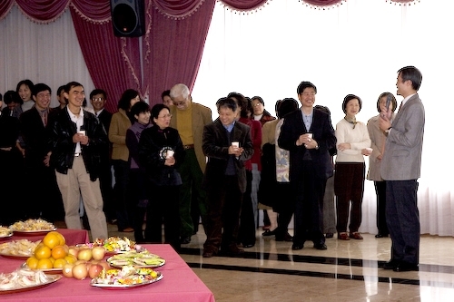 本校戊子年新春團拜茶會於2月18日（星期一）上午10時在淡水校園覺生國際會議廳舉行，團拜活動由校長張家宜主持，祝賀全體同仁在新的一年好運「鼠」不完。