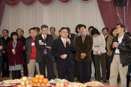 本校戊子年新春團拜茶會於2月18日（星期一）上午10時在淡水校園覺生國際會議廳舉行，團拜活動由校長張家宜主持，祝賀全體同仁在新的一年好運「鼠」不完。