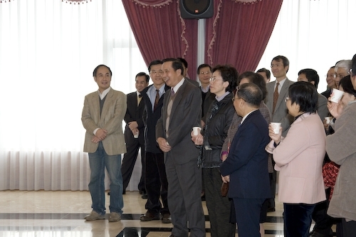 本校戊子年新春團拜茶會於2月18日（星期一）上午10時在淡水校園覺生國際會議廳舉行，團拜活動由校長張家宜主持，祝賀全體同仁在新的一年好運「鼠」不完。