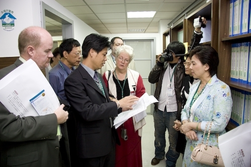 世界衛生組織WHO國際安全學校委員會主席Mr. Max L. Vosskuhler等一行人，蒞校進行國際安全學校（International Safe Schools，簡稱ISS）認證訪視，本校向全世界第一所大學通過健康安全校園認證邁進。