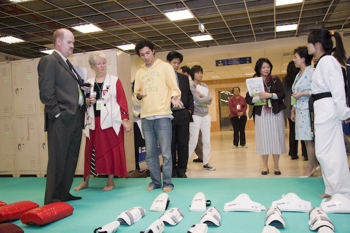 世界衛生組織WHO國際安全學校委員會主席Mr. Max L. Vosskuhler等一行人，蒞校進行國際安全學校（International Safe Schools，簡稱ISS）認證訪視，本校向全世界第一所大學通過健康安全校園認證邁進。