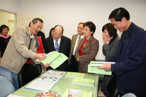 創辦人、校長、二位副校長等人於1月17日下午，親臨學習與教學中心舉辦之感恩茶會會場，期勉中心持續進行教師教學成效與增強學生學習效果之各項工作。