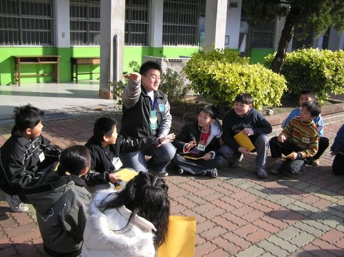本校彰化校友會的學生於1月29至2月1日至彰化青山國小，進行冰原歷險記育樂營的活動，藉由教育性與康樂性活動讓小朋友學習有別於日常的知識。