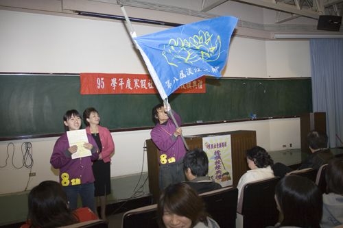 本校「寒假社會服務隊授旗授證典禮」訂於1月10日上午10時30分在商管大樓B712舉行，校長張家宜親自授旗授證，以鼓勵學生社團發揮「人生以服務為目的」的美德。