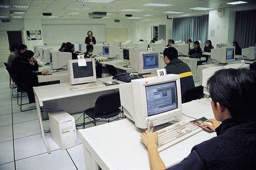 「世界大學網路排名」本校勇奪全球第463名、亞洲第31名、台灣地區第7名，更高居私校第一。