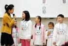 本校親善大使團在淡水校園舉辦寒假禮儀成長營之「麻雀變公主、青蛙變王子」活動，熱鬧又有趣的課程包括美姿美儀、西餐禮儀、生活英語，讓參與的學童不虛此行。