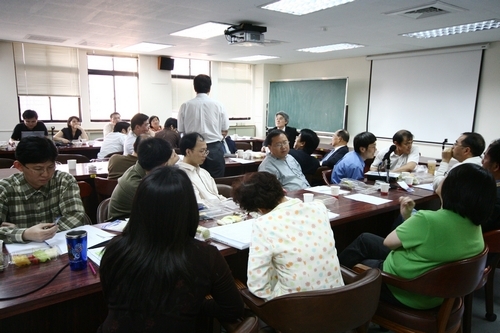 本校持續推動資訊化，於數位生活園地計畫啟動會議，決議與微軟公司合作建置「數位生活平台（Garden of Digital Life）」，共創校園web2.0，為師生營造網路嶄新的互動園地。