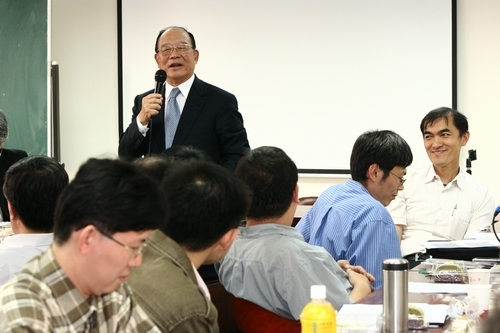 本校持續推動資訊化，於數位生活園地計畫啟動會議，決議與微軟公司合作建置「數位生活平台（Garden of Digital Life）」，共創校園web2.0，為師生營造網路嶄新的互動園地。