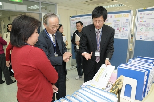 「第3屆淡江品質獎」於1月15日進行複審，評選本校97學年度推行「全面品質管理」績效卓越的單位。校長張家宜將於20日歲末聯歡會上宣布及頒獎給獲獎單位。