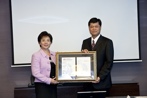 本校為全球第一個通過ISO 20000資訊服務管理國際標準認證之學術單位，校長張家宜親自出席1月6日頒證典禮。結合之前通過ISO 27001資訊安全管理國際標準認證，本校資訊成本投資發揮了最大的資訊服務價值，同時也兼顧資訊風險管理的需求。