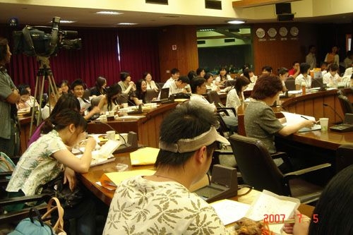 主題為「創新、典範與公共性」的2007年中華傳播學會年會，在淡水校園舉行，約百位以上之國內外傳播學界與實務工作者共同參與此次年會。