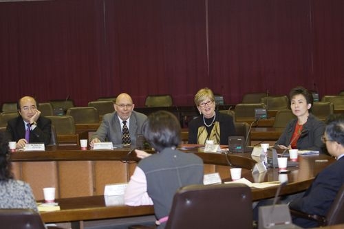 美國Park University大學校長Dr. Beverley Byers-Pevitts等一行3人蒞校訪問，本校張校長親自主持接待行程。