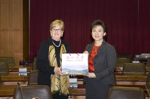 美國Park University大學校長Dr. Beverley Byers-Pevitts等一行3人蒞校訪問，本校張校長親自主持接待行程。