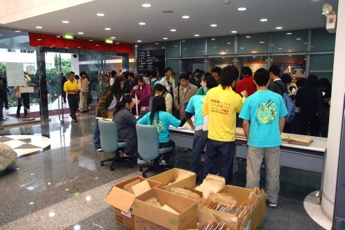 第二屆全國鍾靈化學創意競賽，共有513位高中學生齊聚淡江飆化學。
