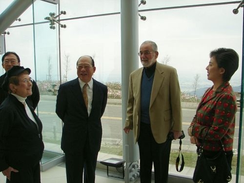 美國史丹佛大學前教育學院院長J. Myron Atkin教授應邀蒞校訪問，並於3月7日上午在淡水校園覺生國際會議廳做「科學教育的趨勢與議題」專題演講。