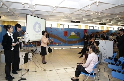 「教科畢展八戒的抉擇—2008數位學習大賞」，於本週在淡水校園商館展示廳展出，呈現同學們於大學四年來在教學設計、多媒體製作、數位學習與教材開發之專業訓練成果。