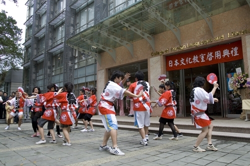 本校於春暖花開的三月天舉辦「春之饗宴」活動，熱情邀請校友返校團聚，校長張家宜特別主持歡迎茶會，讓校友瞭解母校發展現況及未來發展願景。