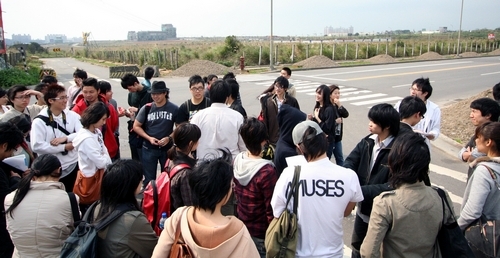 本校建築系舉辦為期10天的「淡海沿河低層永續住宅社區工作營」，邀請日本知名建築師、日本女子大學和東京理科大學學生共同參與，透過不同文化背景、生活、語言的學生，共同激發建築創意。