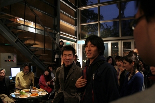 本校建築系舉辦為期10天的「淡海沿河低層永續住宅社區工作營」，邀請日本知名建築師、日本女子大學和東京理科大學學生共同參與，透過不同文化背景、生活、語言的學生，共同激發建築創意。