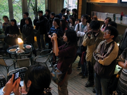 本校建築系舉辦為期10天的「淡海沿河低層永續住宅社區工作營」，邀請日本知名建築師、日本女子大學和東京理科大學學生共同參與，透過不同文化背景、生活、語言的學生，共同激發建築創意。