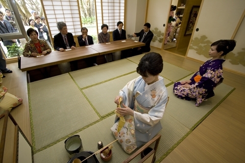 本校於春暖花開的三月天舉辦「春之饗宴」活動，熱情邀請校友返校團聚，校長張家宜特別主持歡迎茶會，讓校友瞭解母校發展現況及未來發展願景。