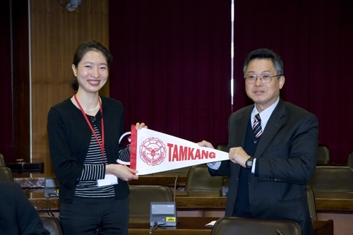 日本早稻田大學CCDL遠距教學課程的教師及學生，本週組團到校進行學術與文化饗宴之旅，本校跨國遠距教學合作計畫邁向新里程碑。