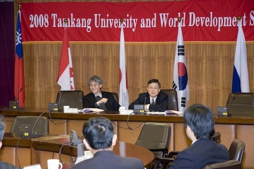 「淡江大學與世界發展青年學術營」「英語與國際文化研習營」近日於淡水校園展開，提升學生國際視野與能力，並落實跨越國界、領域及文化的藩籬而進行的集體協作。