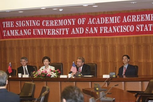 校長張家宜親自主持本校與美國舊金山州立大學簽訂兩校學術交流協議書典禮，本校大三出國的學生又多了一個選擇名校留學的機會。