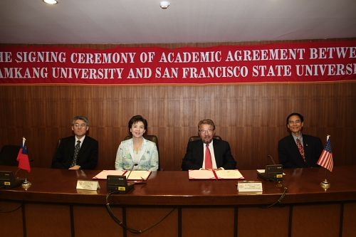 校長張家宜親自主持本校與美國舊金山州立大學簽訂兩校學術交流協議書典禮，本校大三出國的學生又多了一個選擇名校留學的機會。