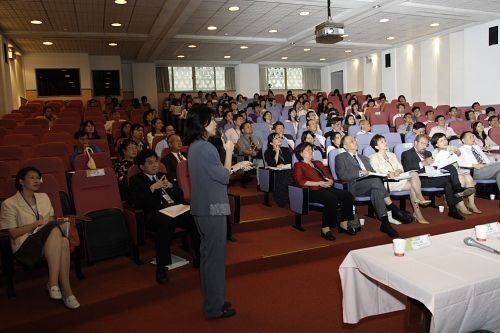 本校與中原及實踐大學舉辦「走出校園：服務學習與高等教育論壇」，讓教育部要求各校開設「服務學習課程」的政策更具深度化。