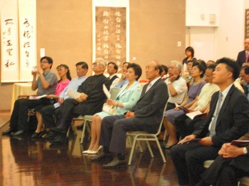 「于右任書法精品暨粥會集文展覽」在本校文錙藝術中心展出50多件于右任不同時期的書法作品、照片及用印等，藉此機會欣賞于右任獨具面貌的書藝之美。