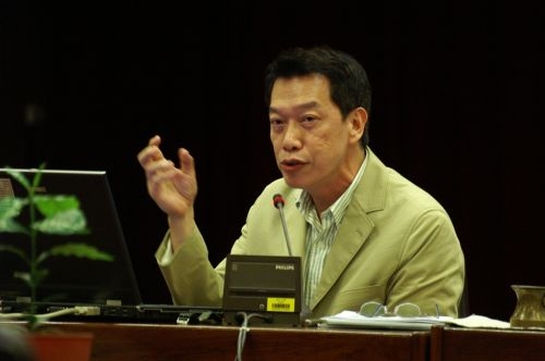 女教職員聯誼會與員工福利互助委員會在驚聲國際會議廳合辦「咖啡文化巡禮」講座，讓與會者體驗每個咖啡國度都有其特定的咖啡文化。