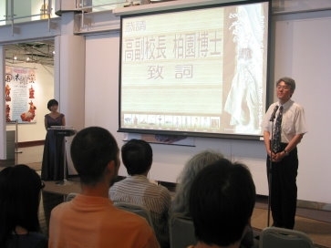 「2008當代木雕之美」即日起至10月30日止在文錙藝術中心展出，栩栩如生的作品驚艷全場。本校以木雕藝術作品深入校園，除讓通識藝術教育更加多元化外，也讓傳統技能延續下去。