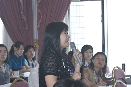 本校97學年度新聘教師座談會於上週舉行，讓新聘教師儘速了解淡江組織文化與管理模式、教務支援教學概況，俾利扮演教師角色並有效發揮專才；學校因新聘教師的加入參與整個教學、研究、服務與輔導，強化淡江團隊的力量。